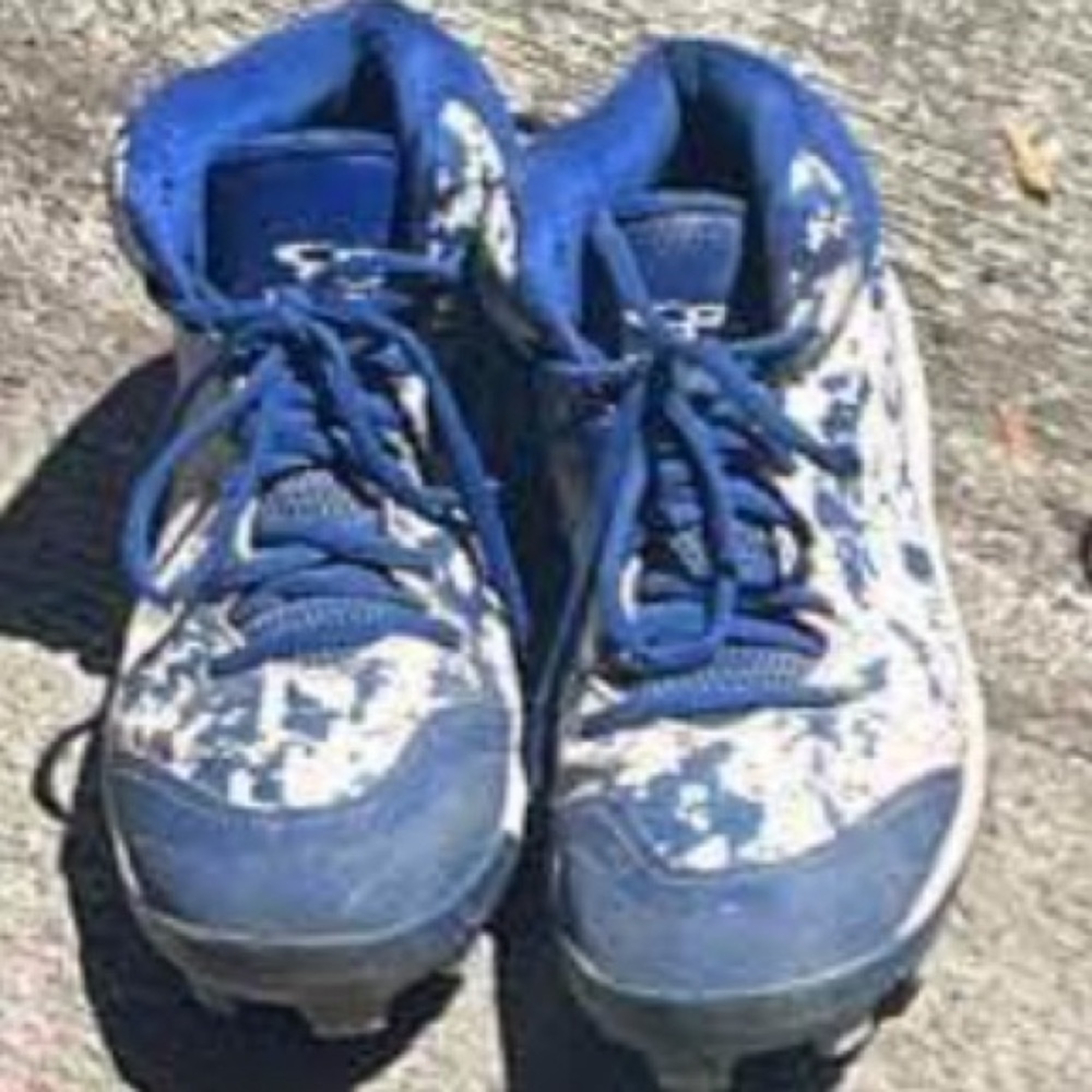 Baseball rubber cleats